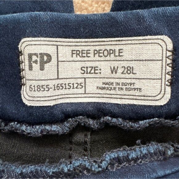Free People women’s Pull on denim size 28L - Picture 5 of 6